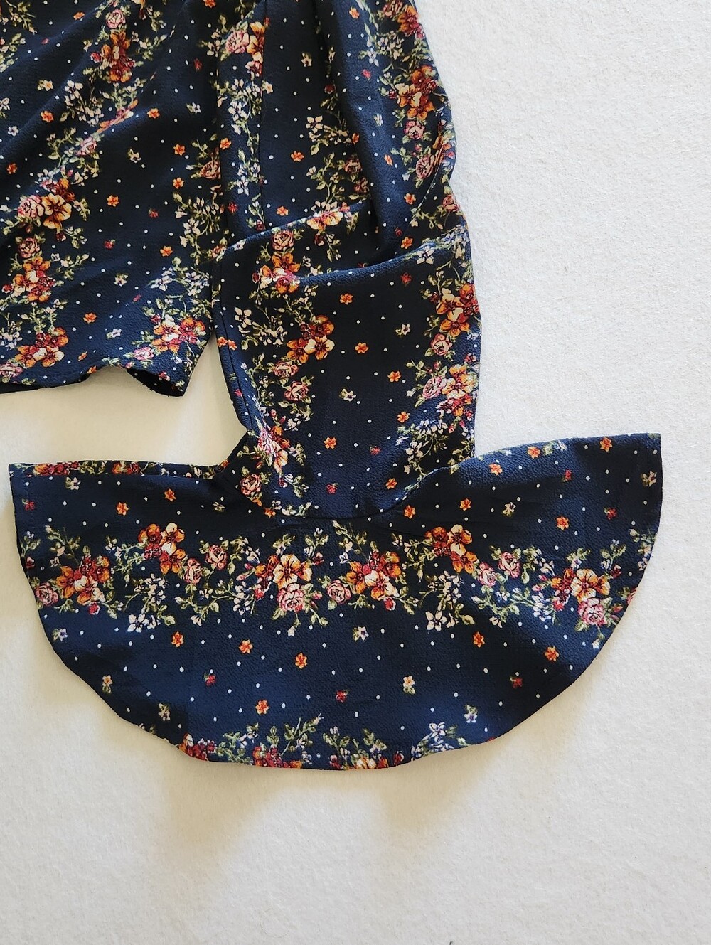 Gypsies & Moondust Navy Floral Ruched Drawstring Blouse Flared Cuff Size Large - Picture 9 of 9